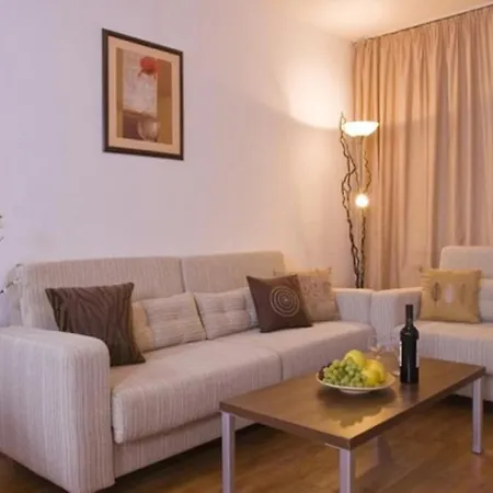 Belvedere Club Apartmanhotel 4*