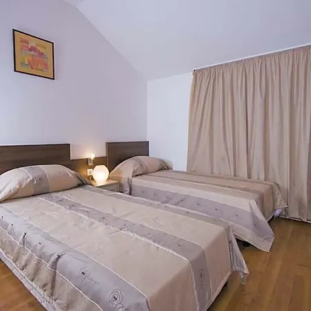 מלון דירות Belvedere Club 4*