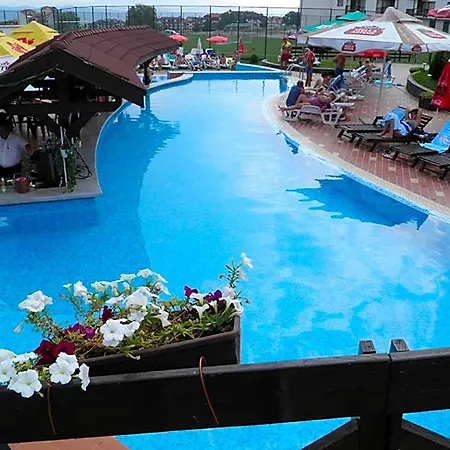 מלון דירות Belvedere Club